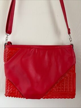 MeDusa Vegan Crossbody